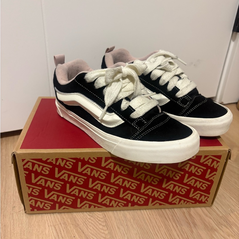 Vans Women’s Knu Skool sneakers